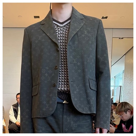 [홍콩명품.LOUIS VUITTON] 루이비통 26SS 로고 모노그램 정장 수트 자켓 1AJBJA (카키), BM24928, KK, 레플리카의류,미러급사이트