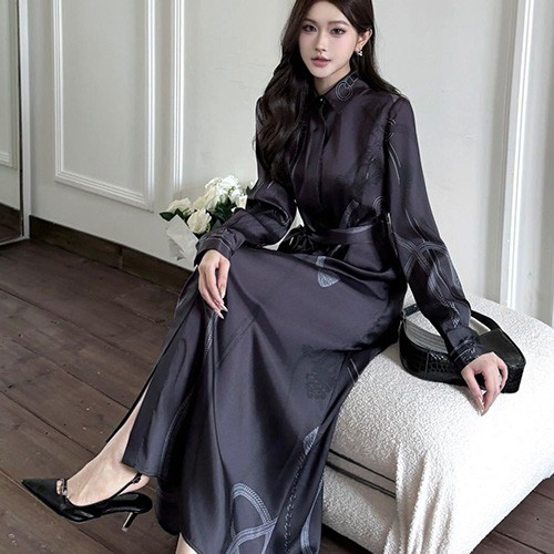 [홍콩명품.Hermes] 에르메스 26SS 로고 패턴 여성 실크 롱 원피스 (블랙), BM25054, TBG, 레플리카의류,미러급사이트