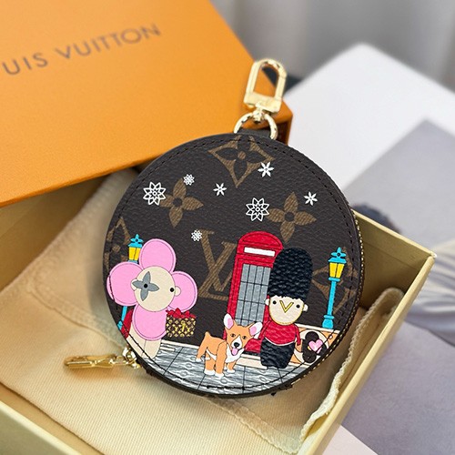 [홍콩명품.LOUIS VUITTON] 루이비통 26SS 로고 모노그램 lustre Vivienne Funfair Xmas 백 참 (브라운), ET3514, HY, 홍콩명품의류,구매대행,온라인명품
