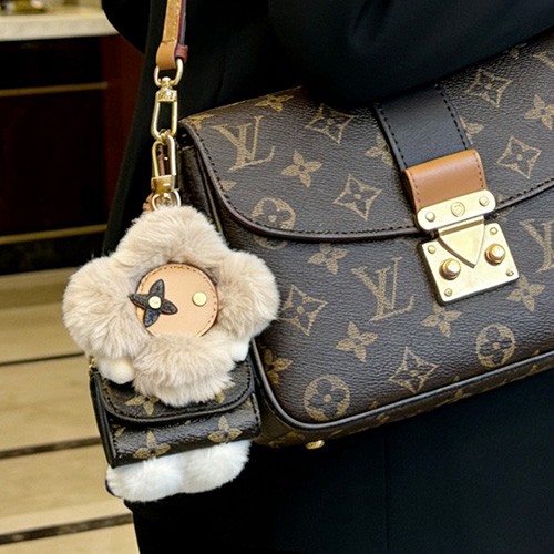 [홍콩명품.LOUIS VUITTON] 루이비통 26SS 로고 모노그램 LV Cuddle Vivienne 백 참 (2컬러), ET3525, HY, 홍콩명품의류,구매대행,온라인명품