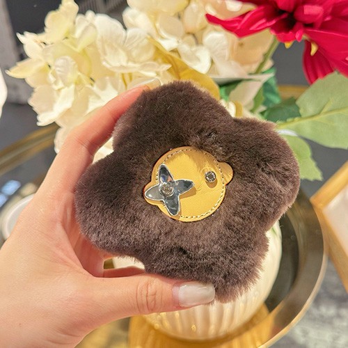 [홍콩명품.LOUIS VUITTON] 루이비통 26SS 로고 VIVIENNE SHEARLING 백참 (브라운), ET3557, HY, 홍콩명품의류,구매대행,온라인명품