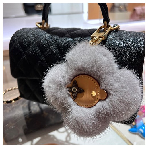 [홍콩명품.LOUIS VUITTON] 루이비통 26SS 로고 비비엔 밍크 퍼 키홀더 키링 백참 (5컬러), ET3571, HY, 홍콩명품의류,구매대행,온라인명품