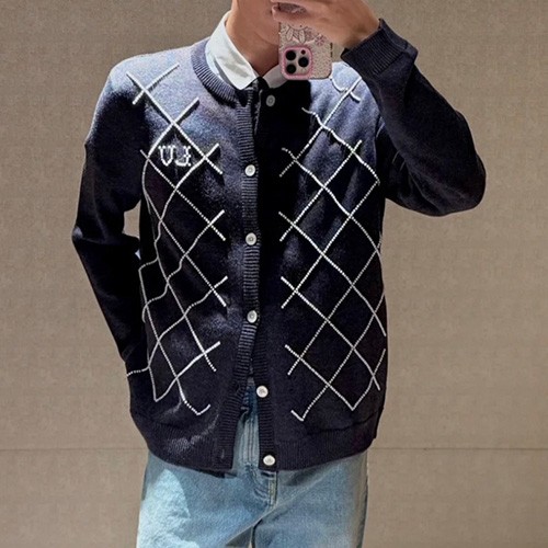 [홍콩명품.LOUIS VUITTON] 루이비통 26SS 로고 라운드넥 니트 가디건 1AJBUP (그레이), BM25212, KOO, 무료배송