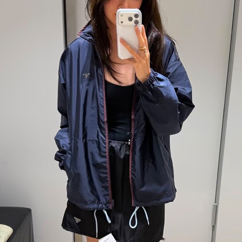 [홍콩명품,PRADA] 프라다 26SS 삼각로고 여성 후드 바람막이 자켓 (블루), BM25218, JL, 무료배송