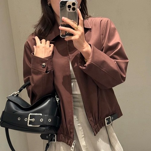 [홍콩명품.LOEWE] 로에베 26SS 로고 여성 카라 봄버 자켓 (브라운), BM25257, JL, 무료배송