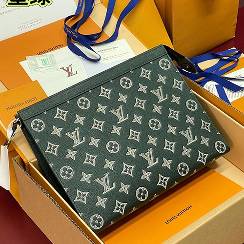 루이비통 로고 모노그램 포쉐트 보야주 클러치 백 MM M61692 (그린) 26SS