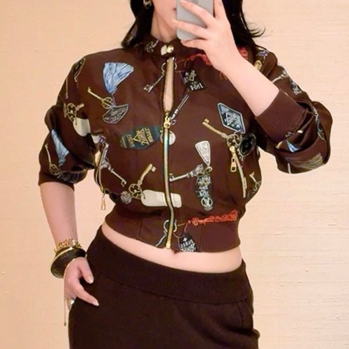 루이비통 로고 패턴 여성 봄버 자켓 1AK128 (브라운) 26SS
