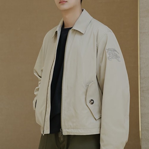 버버리 로고 자수 카라 자켓 26SS