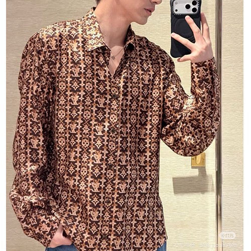 [홍콩명품.LOUIS VUITTON] 루이비통 26SS 로고 모노그램 남방 셔츠 (브라운), BM24438, KB, 레플리카의류,미러급사이트